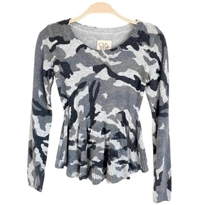 Chaser Gray Camouflaged Ruffled Waist Sweater Size S NWT $110 - Picture 1 of 8