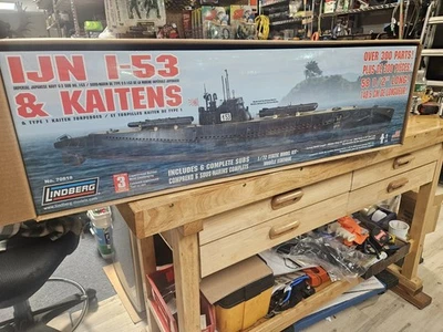 New Lindberg IJN I-53 & Katiens Japanese Sub 1/72 Static Model Kit 70818 - Image 1 of 4