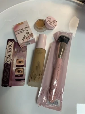 MALLY STRESSLESS FOUNDATION 30ml IN Rich BRUSH, CONCEALER (tan) ,MASCARA SET - Image 1 of 4