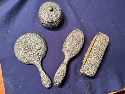 Precioso juego de tocador de 5 piezas Gorham Sterling Repousse para damas ornamentado Foto 1 de 4