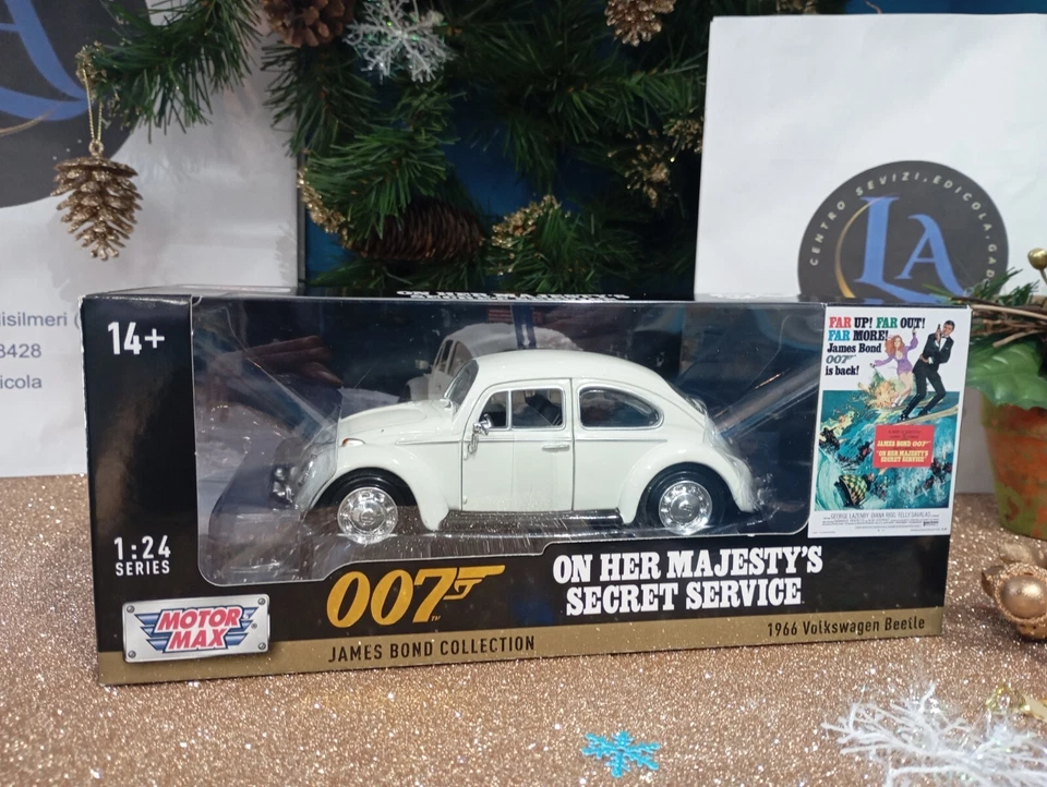Modellino auto VW BEETLE kafer maggiolino 007 JAMES BOND scala 1:24 film movie - Immagine 1 di 4