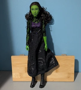 Mattel Universal Wicked Elphaba Fashion Doll Outfit & Boots 2024 - Bild 1 von 8