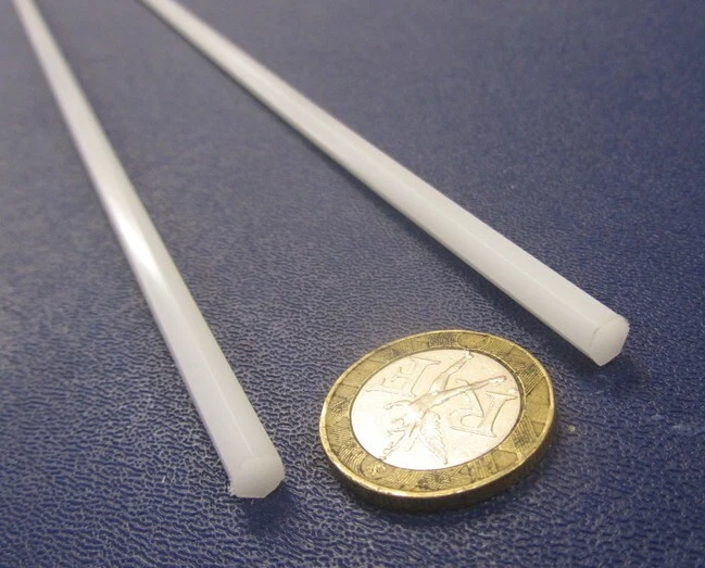 Varilla hexagonal de tinte blanco acetal Delrin 3/16" (.188") hexagonal x 48" de longitud, 2 unidades, 8 pies Foto 1 de 4