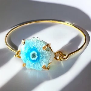 Druzy Quartz Cuff Bracelet Gold Tone Crystal Aqua Blue 7 Inch Boho Statement - Picture 1 of 10