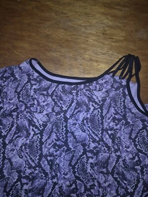 Livi LANE Bryant Size 26/28 Activewear Top Strappy Shoulder Short Sleeve $45 - Image 1 of 4