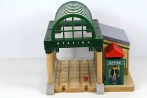 2009 Gullane Talking Thomas the Train Knapford Station Wooden Rare not working - Picture 1 of 12