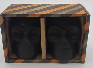 Black Skull Salt and Pepper Shaker Gothic Happy Haunting Halloween Set NIB - Picture 1 of 2