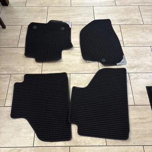 GMC Sierra Denali Ultimate Black Chrome Tip Floor Mats OEM  (635G) EUC Free Ship - Picture 1 of 22