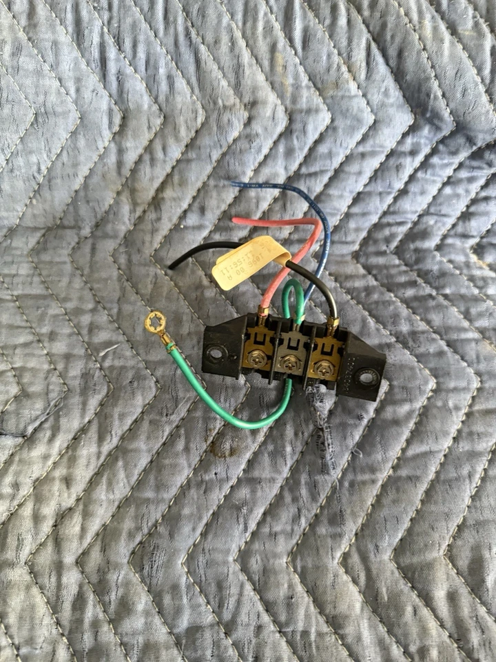 Frigidaire Laundry Center Terminal Block P# 134037400 134101400 {322{ - Image 1 of 1