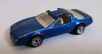 Pontiac Firebird 1982 T-Top azul metálico neumáticos Blackwall de bajo perfil Hot Wheels Foto 1 de 4