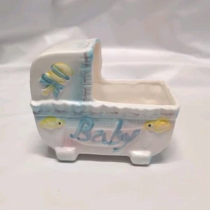 My Neil De Colección 1983 Bebé Cuna Carruaje Guardería Decoración Maceta Rosa/Azul Amarillo - Imagen 1 de 5