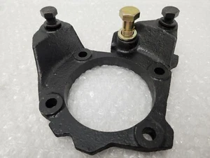 65-82 C2 C3 Corvette Rear Brake Caliper Mount Bracket LEFT Drivers & Bolts OEM - Bild 1 von 5