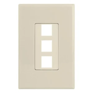 Placa de pared Construct Pro Keystone de 3 puertos con cara sin tornillos (marfil) - Imagen 1 de 5