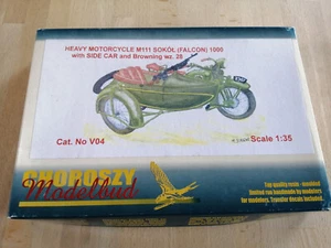M 111 Sokol (Falco) 1000 1/35 resina - Foto 1 di 6