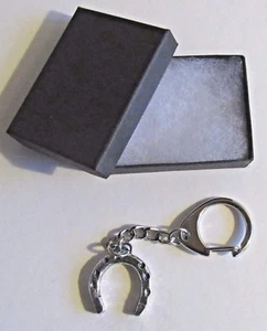 F) KEYRING PEWTER HOESE SHOE FABRICATED STEEL METAL ATTACHED TO HOOF LUCK CHARM - Picture 1 of 3