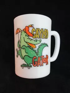 Taza vintage 1969 Gaylor Gator United Features Avon Milk Glass Mini taza (50) - Imagen 1 de 4