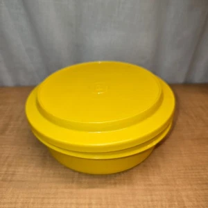 Vintage Tupperware 1207 Yellow Bowl Container with Lid - Picture 1 of 9