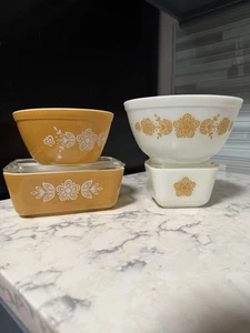 4 Vintage Pyrex Yellow & White Daisy Pattern Dishes. 2 Refrigerator & 2 Bowls - Picture 1 of 11