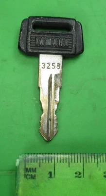 Llave interruptor encendido motocicleta Yamaha RD350 RD400🔥# 3258🔥OEM🔥Sólida 🔥Usada Foto 1 de 3