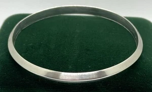 Beautiful Sterling Silver / 925 Band Bracelet Diameter 2 3/8'' Signed M - Picture 1 of 6