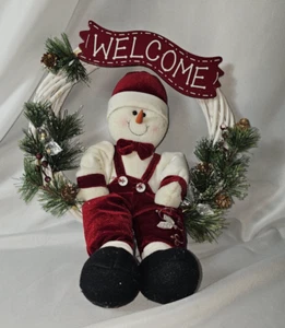 Corona de bienvenida de invierno de 13" con muñeco de nieve y hoja perenne - Imagen 1 de 4