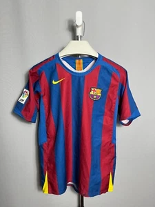 Camiseta de fútbol local Nike vintage Barcelona 2005 2006 para hombre pequeña - Imagen 1 de 11