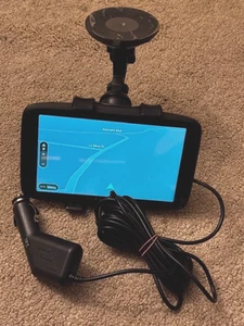 WORLD MAPS!!! TOMTOM GO 620 WIFI WORLD MAPS LIVE TRAFFIC LIFETIME FREE UPDATES - Picture 1 of 9