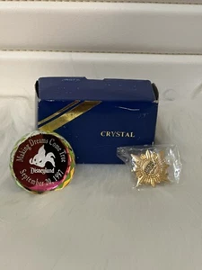 MAKING DREAMS COME TRUE DISNEYLAND SEPTEMBER 20TH 1997 PRISM CRYSTAL PAPERWEIGHT - Picture 1 of 2