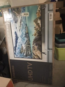 Samsung 50" RU7100 UHD Flat Smart TV 4K new - Picture 1 of 5