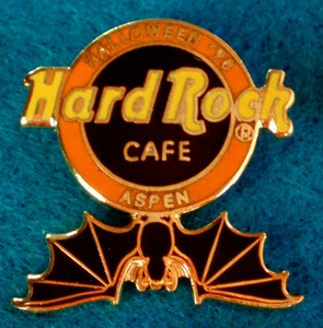 ASPEN HALLOWEEN BLACK VAMPIRE BAT LOGO 1998 SERIES Hard Rock Cafe PIN - Picture 1 of 1