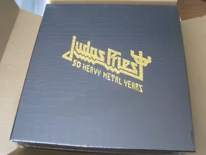 JUDAS PRIEST - 50 HEAVY METAL YEARS - Signed Deluxe Numbered Edition Leather 3D - Imagen 1 de 10