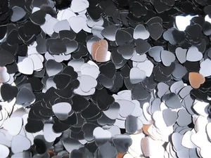 Álbum de recortes dispersos de mesa de 25 g de plata metálica con corazones de lentejuelas de 9 mm - Imagen 1 de 1