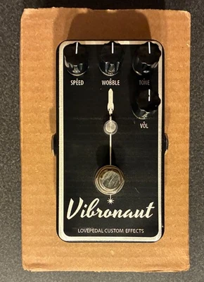Pedal efecto guitarra Lovepedal Vibronaut 2 sin fotocélula Univibe Vibe Trem Foto 1 de 2