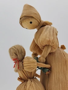 Bambola vintage fatta a mano Corn Husk donna e bambino che balla arte popolare 5,5" - Foto 1 di 9