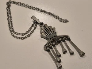collana ciondolo scandinavo modernista peltro vintage/antico firmata Mondiali - Foto 1 di 18