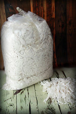 10Kg Shredded Paper Soft Tissue Absorbent Bedding Bales Dog Puppy Small Animals - Image 1 of 2