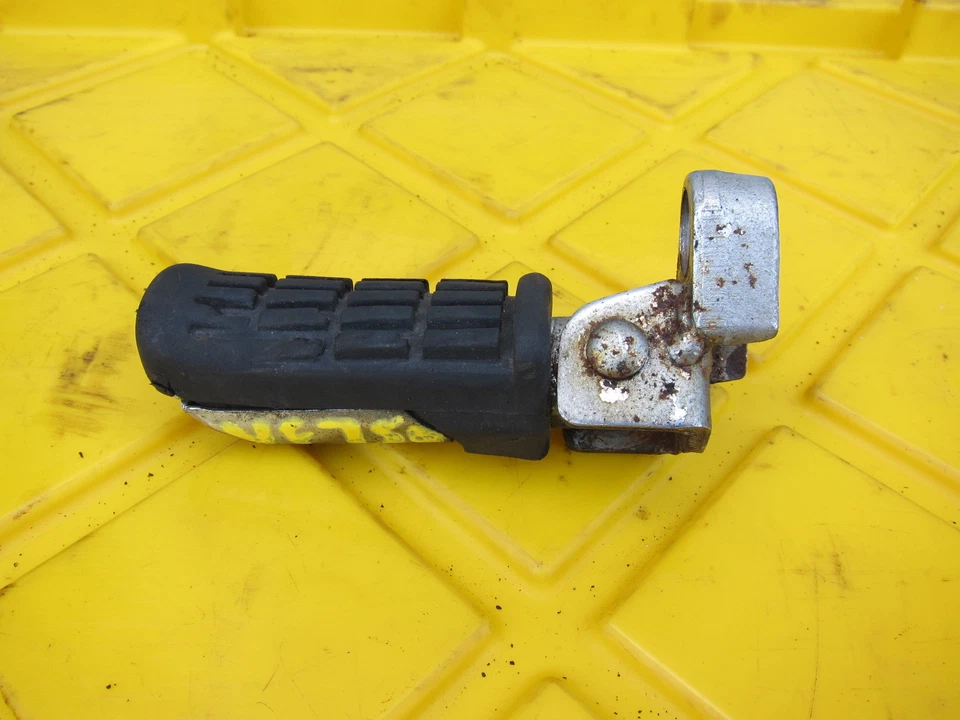 Honda V45 Interceptor 1983 VF 750 F OEM REPOSAPIÉS DELANTERO IZQUIERDO CLAVIJA PASO A PASO Foto 1 de 4