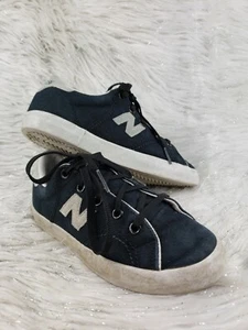 NEW BALANCE Kids Size 1 Black Sneakers Style KLCRTBWY - Picture 1 of 5