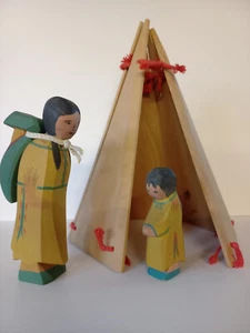Sammlerstück Ostheimer Figuren: Indigene Frau ("Indianerin") mit Baby, Kind,Tipi - Bild 1 von 7