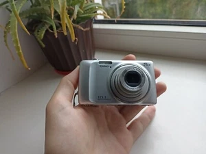 🔥Casio QV-R300 Silver 16.1MP digital compact camera🔥WORKing FULL Set🔥 - Picture 1 of 7