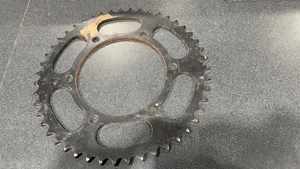 Piñón trasero 1977-79 Yamaha DT250D/E/F 47T, 1M1-25447-10-00 - Imagen 1 de 1