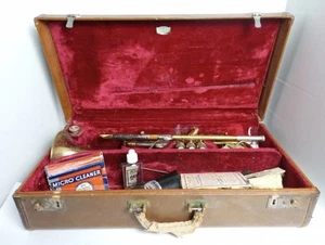Vintage Frank Holton trumpet 189730 with Case And Extras See pictures - Picture 1 of 21