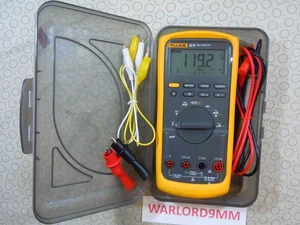 MULTÍMETRO FLUKE 83V CON ACCESORIOS + ESTUCHE GRATIS - 0208199. - Imagen 1 de 17