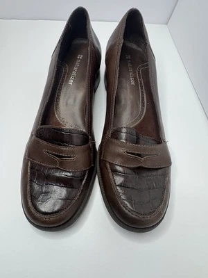 Naturalizer Brown Leather Kitten Heels Timeless Design Size 7  - Image 1 of 4