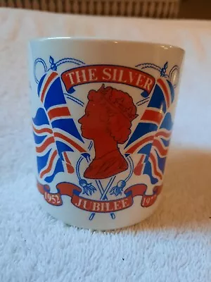 God Save The Gueen Cup Mug Collectors Cup.The Silver Jubilee 1952-1977 • 17.30£