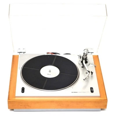YAMAHA YP700C Belt Drive Turntable Record Player Wood Finish Tested Working - Image 1 of 4
