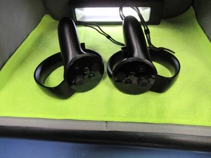 NICE!! Oculus Rift S Touch Controller Meta Quest Excellent LEFT & RIGHT - Picture 1 of 2