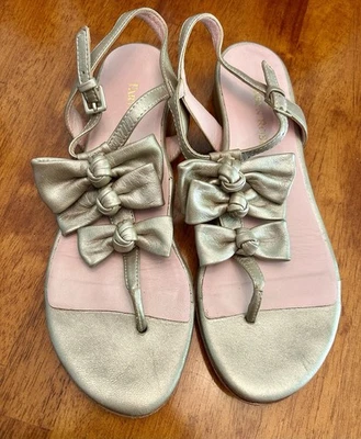 Taryn Rose Gold Metallic Bows Strappy Buckle Slingback Flat Sandals SZ 8.5 - Image 1 of 4