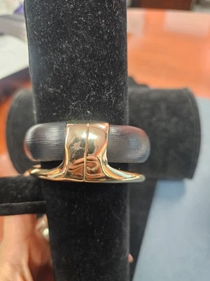 pulsera alexis bittar estilo bisagra negro con esmalte dorado Foto 1 de 4