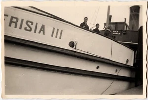 Portrait Familie an Deck Schiff Hafen - altes Foto Bj. 1950 - Bild 1 von 1